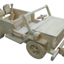 Drewniana zabawka do ogrodu dla dzieci - samochód Jeep